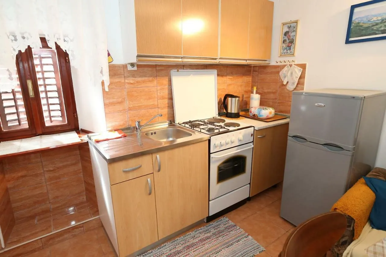 Apartment Dusanka Baška Kroatien